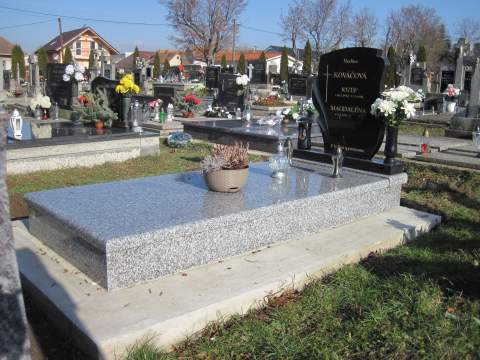 Jednohrob z materiálu Francúzsky Tarn, Beladice - Ref. č.: