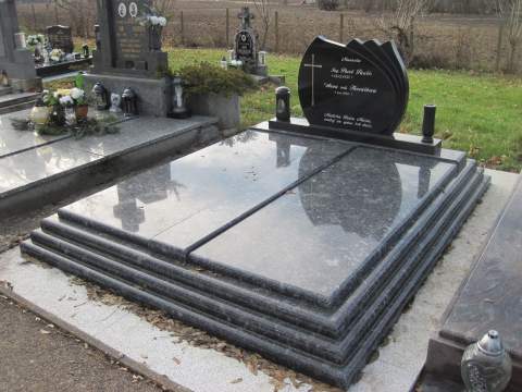 Dvojhrob z materiálu Azul Novae, Neverice - Ref. č.: