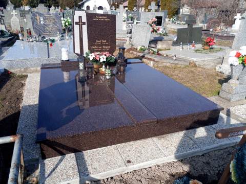 Dvojhrob z materiálu Cats Eye, Branč - Ref. č.: