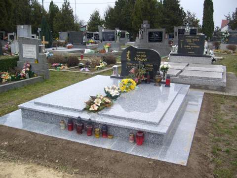 Dvojhrob z materiálu Montain Pink, Svätoplukovo - Ref. č.: