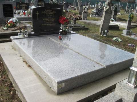 Dvojhrob z materiálu Montain Pink, Velčice - Ref. č.: