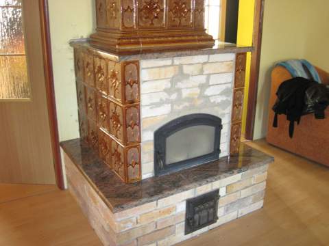 Obloženie na krb z materiálu Multicolor rosso, Palárikovo - Ref. č.: 125