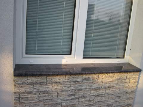 Parapety z materiálu Visag blue, Černík - Ref. č.: