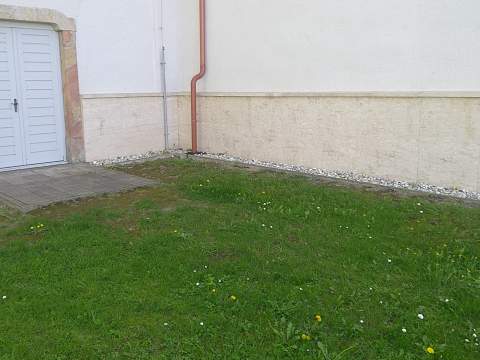 Vetraná fasáda z materiálu Suttoi vápenec, Mužla - Ref. č.: