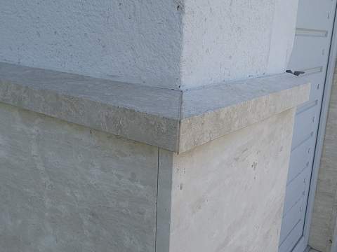 Vetraná fasáda z materiálu Suttoi vápenec, Mužla - Ref. č.: