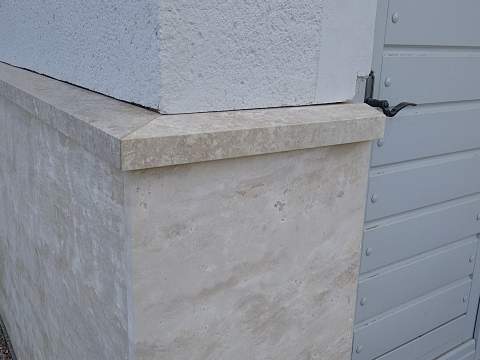 Vetraná fasáda z materiálu Suttoi vápenec, Mužla - Ref. č.: