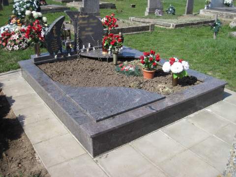 Dvojhrob - ref. č. 89