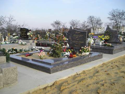 Dvojhrob, Nesvady - ref. č. 64