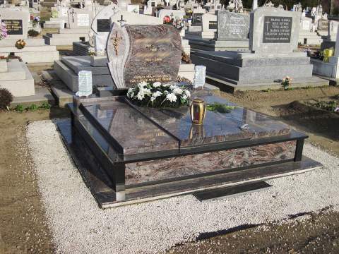 Dvojhrob - ref. č. 85