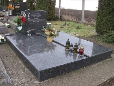 Dvojhrob, Palárikovo - ref. č. 105