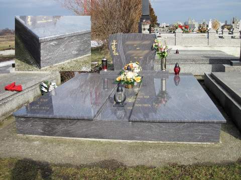 Dvojhrob z materiálu Visag blue, Tvrdošovce - ref. č. 16